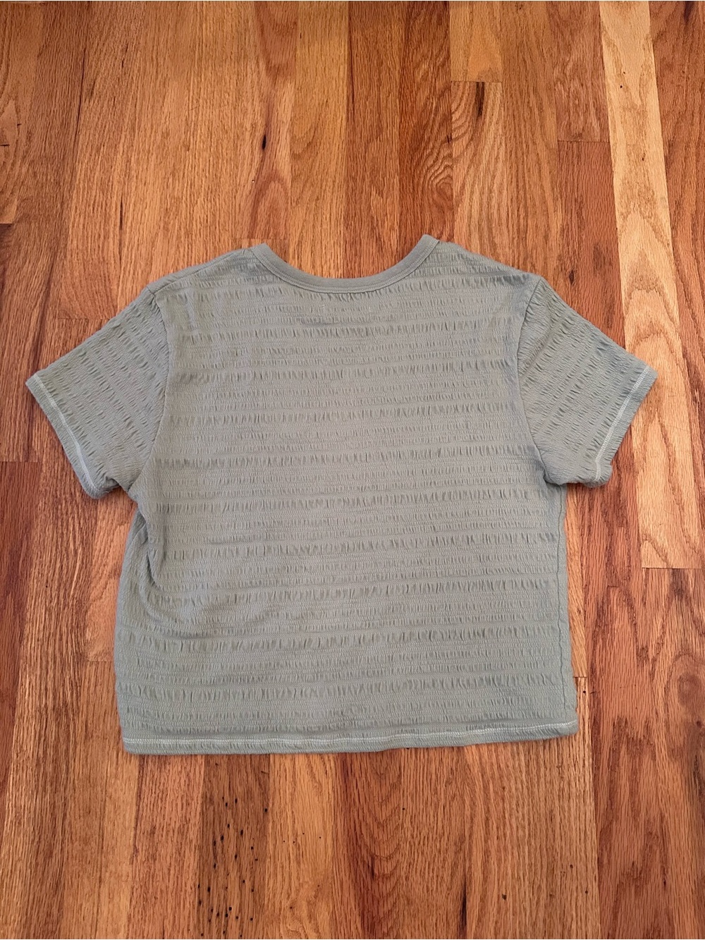 American Eagle Outfitters Size Small Sage Green Textured Cropped Tee - Picture 3 of 4